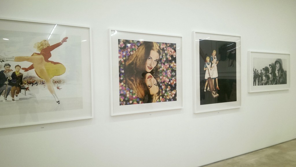 Doesn't the woman in the middle look a bit like Natalie Portman?