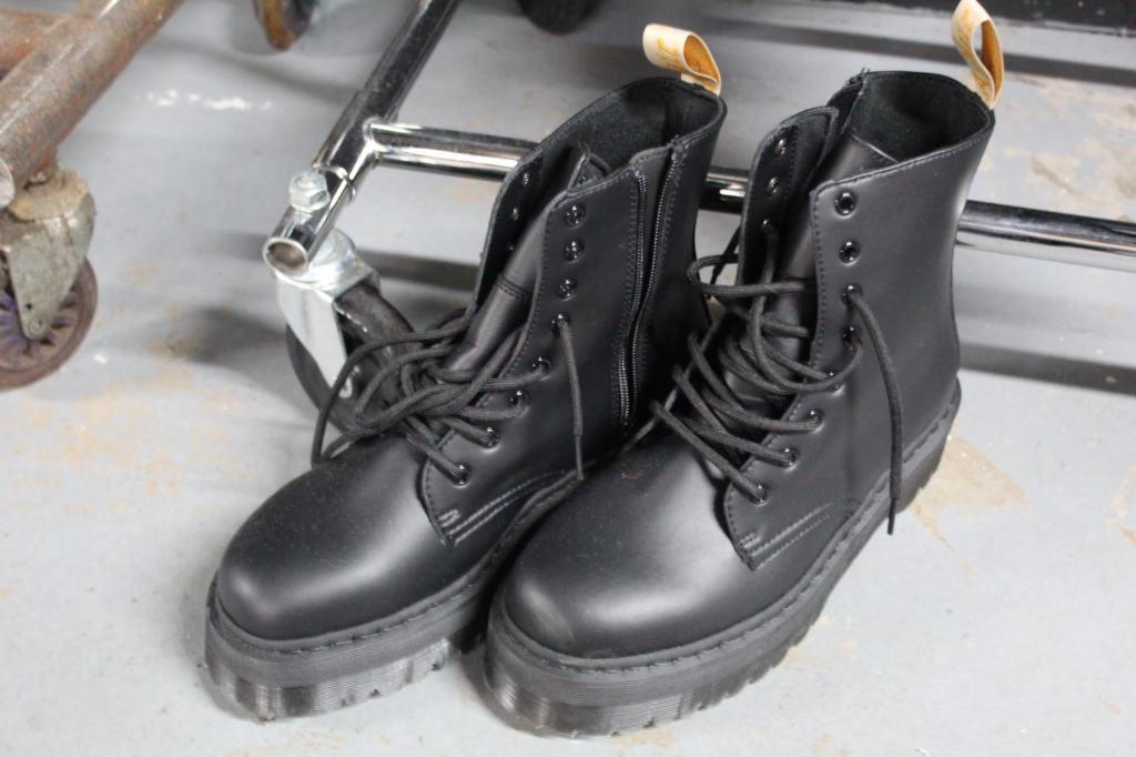 nyfw kentina ss20 doc martens